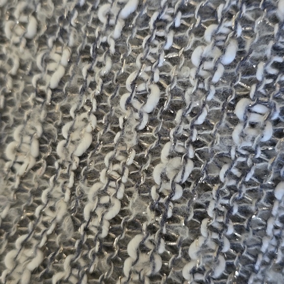 Grey and White Abercrombie & Fitch Loose Knit V-Neck Sweater SZ Med - Picture 7 of 8